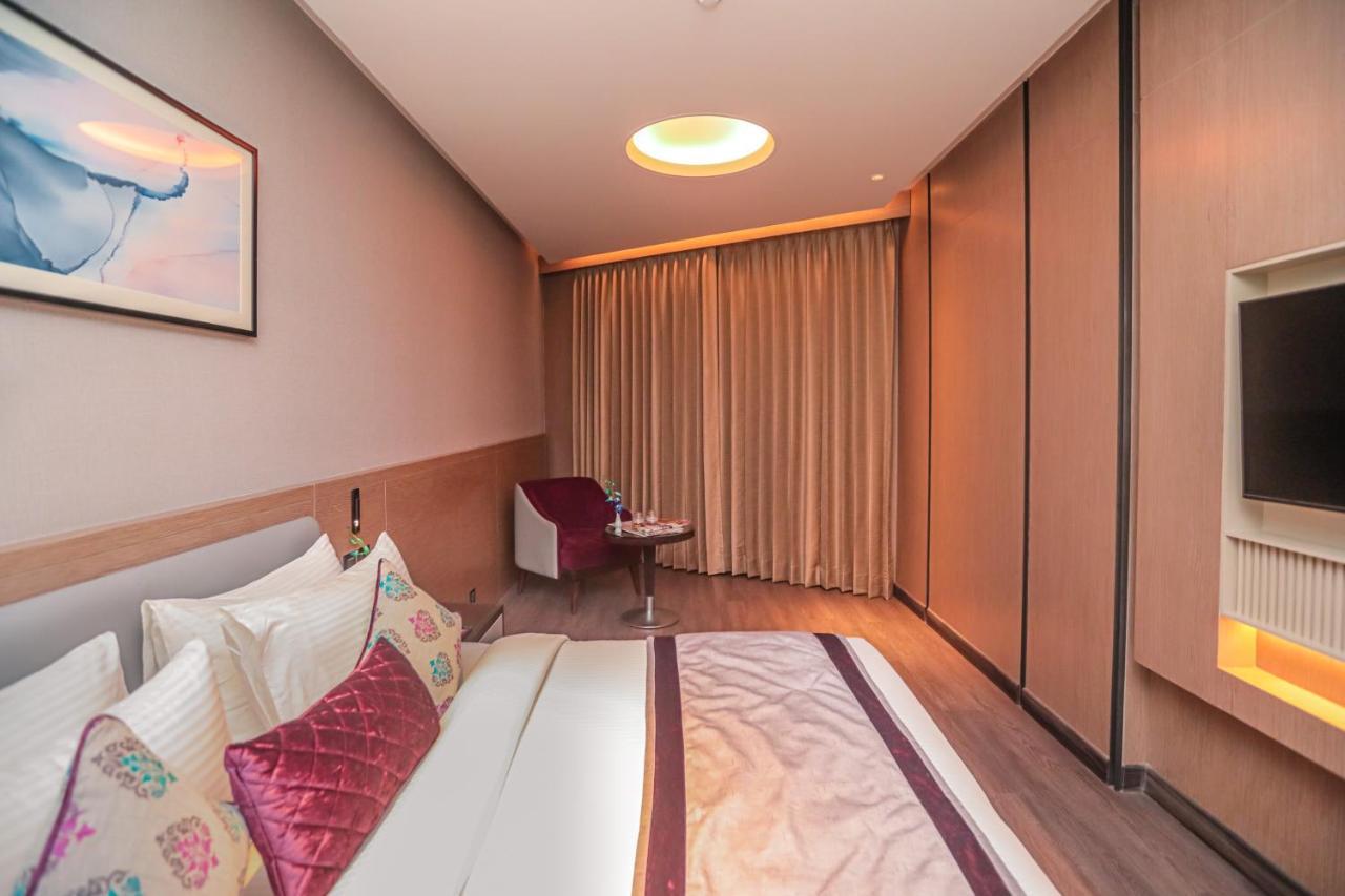 Regenta Place Verka Амритсар Екстериор снимка
