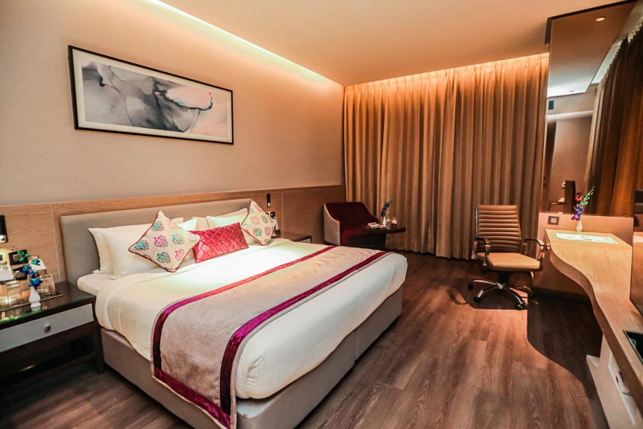Regenta Place Verka Амритсар Екстериор снимка