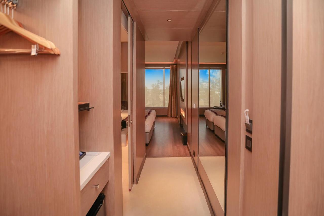 Regenta Place Verka Амритсар Екстериор снимка