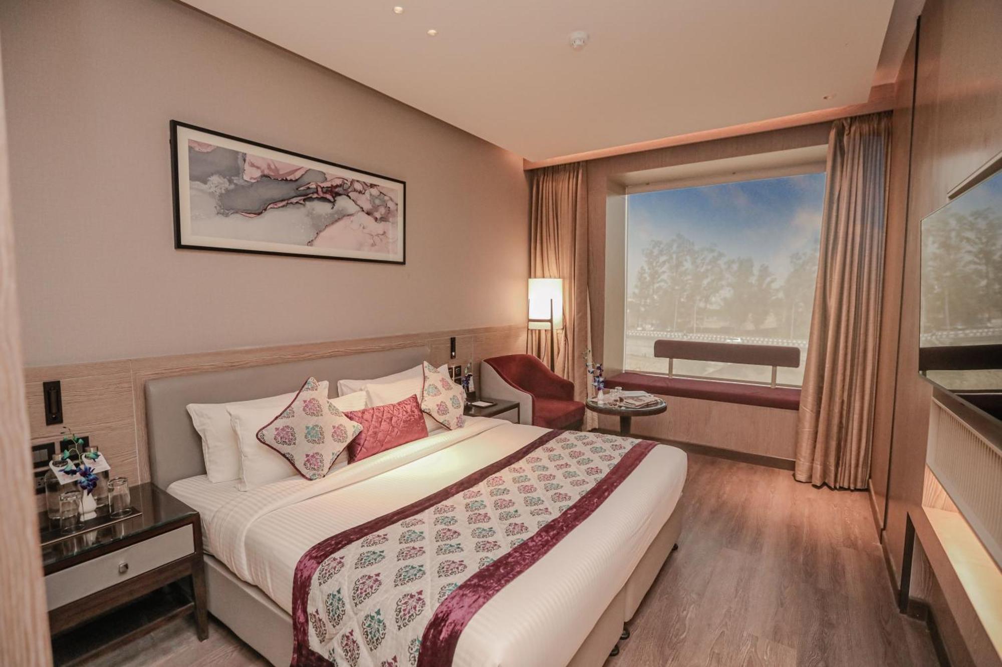 Regenta Place Verka Амритсар Екстериор снимка